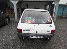 Peugeot 205 sacré numéro