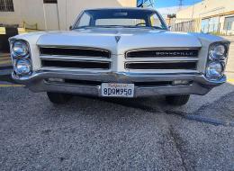 Pontiac Bonneville Sedan
