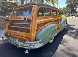 Pontiac  Deluxe Woody station wagon