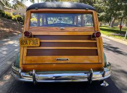 Pontiac  Deluxe Woody station wagon