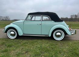 Volkswagen Coccinelle 1965 Cabrio body off restored