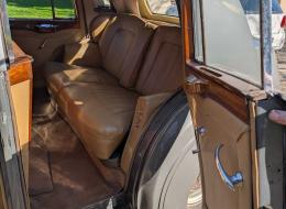 Rolls-Royce Silver Wraith