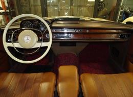 Mercedes-Benz SE 250 W108