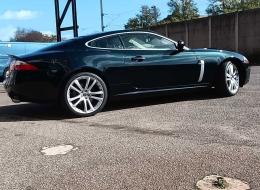 Jaguar XKR coupé 406 ch 