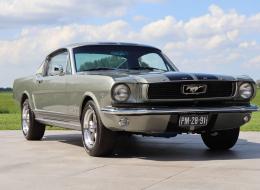 Ford Mustang V8  Fastback