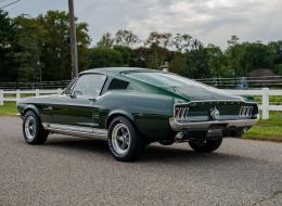 Ford Mustang V8 Fastback
