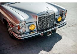 Mercedes-Benz SEL 300SEL 6.3 W109