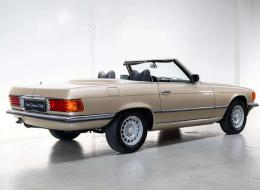 Mercedes-Benz SL 350 R107