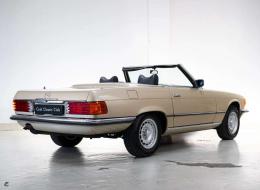 Mercedes-Benz SL 350 R107