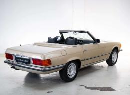 Mercedes-Benz SL 350 R107