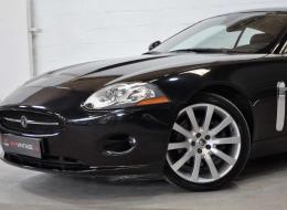 Jaguar Série - XK V8 Coupé 4.2i V8 298cv