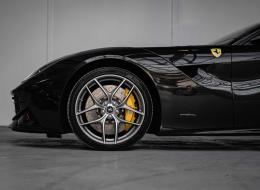 Ferrari F12 Berlinetta *Nero Daytona & Équipements