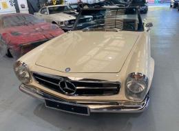 Mercedes-Benz SL 230 Pagode