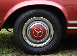 Mercedes-Benz SL 230