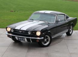 Ford Mustang V8 Fastback