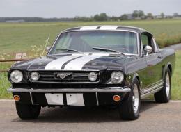 Ford Mustang V8 Fastback