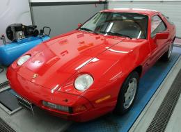 Porsche 928 S4