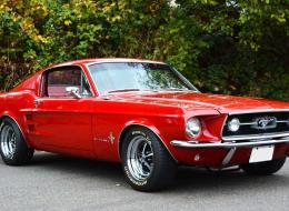 Ford Mustang V8 Fastback