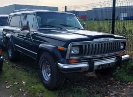 Jeep Cherokee Cherokee Chief Laredo V8