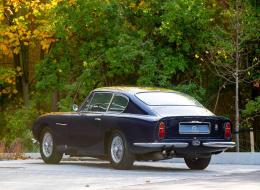 Aston Martin DB 6 