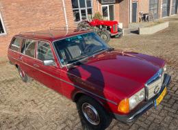 Mercedes-Benz 230 T W123