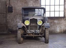 Peugeot 172 Conduite Intérieure