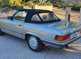 Mercedes-Benz SL 300SL R 107
