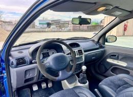 Renault Clio II 3.0 V6 230CH