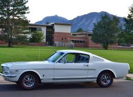 Ford Mustang V8 Fastback