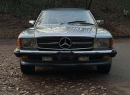 Mercedes-Benz SL 560 R107