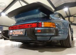 Porsche 930