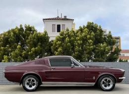 Ford Mustang V8 Fastback