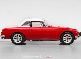 MG B 2.0 137cv + Bo&icirc;te 5 + Hard-Top - Rallye Car -