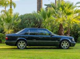 Mercedes-Benz E class 500 Limited V8