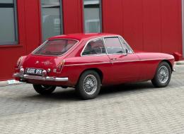 MG B GT 1800