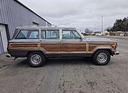 Jeep Wagoneer