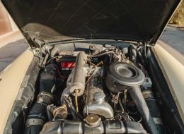 Mercedes-Benz 220 SE