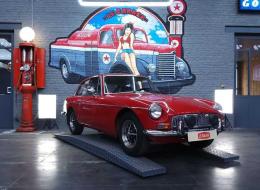 MG B GT
