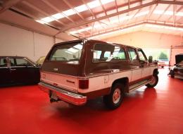 GMC Suburban 5.8