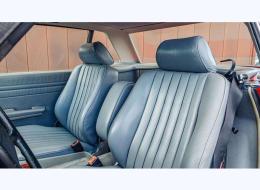 Mercedes-Benz SL 560 (R107)