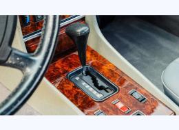 Mercedes-Benz SL 560 (R107)