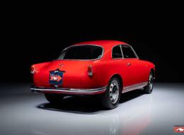 Alfa Roméo Giulietta Sprint 1300 - Rosso Alfa avec un int&eacute;rieur en tissue gris
