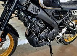 Moto yamaha XSR 125 LEGACY 1&egrave;re Main