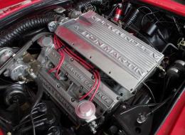 Aston Martin V8 volante
