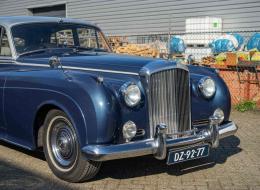 Bentley S2