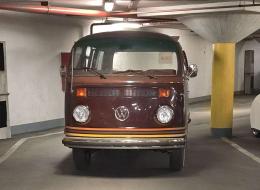 Volkswagen Combi T2 Champagne Edition bus