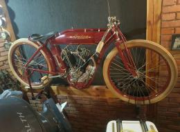 Moto Indian Chief 8 racer