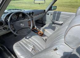 Mercedes-Benz SL 380 R107