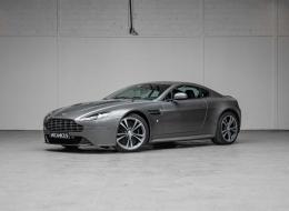 Aston Martin V12 Vantage *Bo&icirc;te Manuelle / Full suivi Aston Martin*