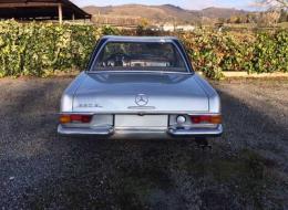 Mercedes-Benz SL 230